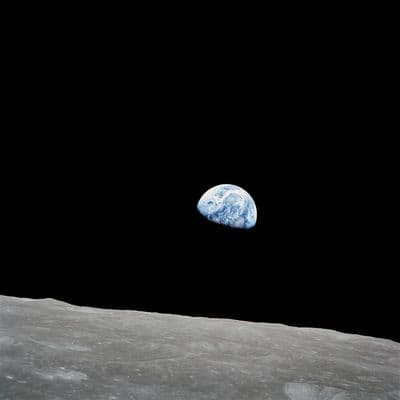 Earthrise — východ Země nad lunárním horizontem, Apollo 8.