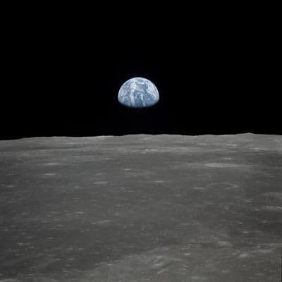 The Earth above the lunar horizon from Apollo 11 (AS11-44-6552).