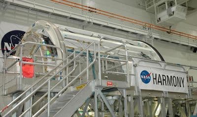 Modul Harmony (Node 2) v hale Space Station Processing Facility krátce po odhalení jména.