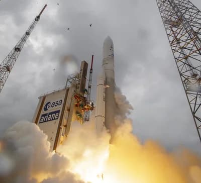 The Ariane 5 carrying Webb clears the launch tower at the Guiana Space Centre, 25 December 2021.