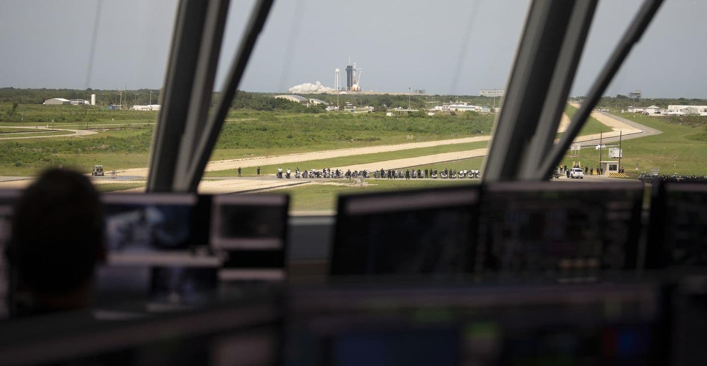 Falcon 9 s lodí Crew Dragon Endeavour startuje při misi Demo-2.