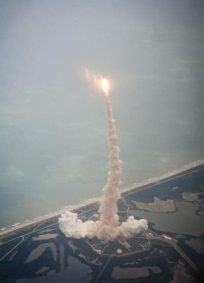 Start raketoplánu Atlantis na poslední misi STS-135, 8. července 2011.
