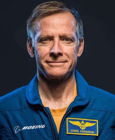 Portrét astronauta Christophera Fergusona.