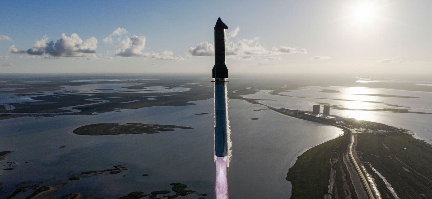 The eleventh flight over the Starbase lagoons on 13 October 2025, the last V2 flight.