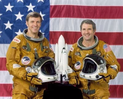 STS-2 commander Joe Engle (left) and pilot Richard Truly.