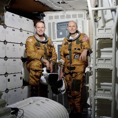 STS-3 commander Jack Lousma (left) and pilot Gordon Fullerton in a shuttle trainer.