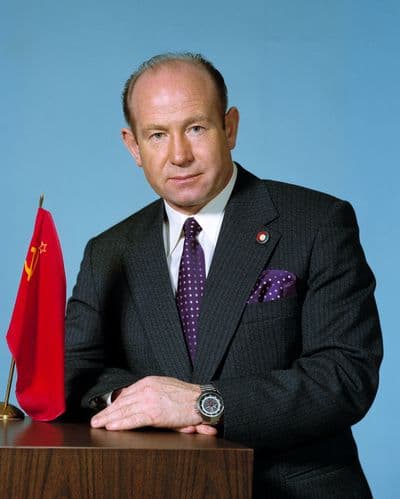 Portrét kosmonauta Alexeje Leonova.
