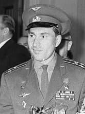 Portrét kosmonauta Pavla Beljajeva v uniformě.