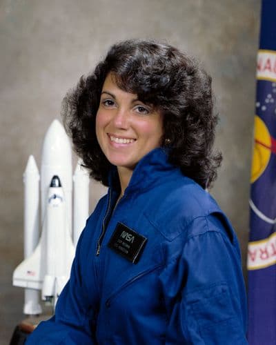 Portrét letové specialistky Judith Resnikové.