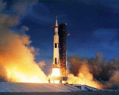 Start rakety Saturn V s Apollem 15 z rampy 39A, 26. července 1971 (NASA).