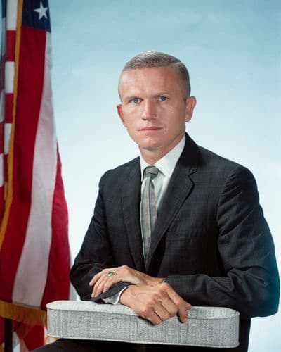 Portrét astronauta Franka Bormana.