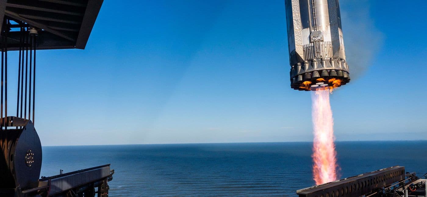 Super Heavy moments before its tower catch on the seventh flight, 16 January 2025.